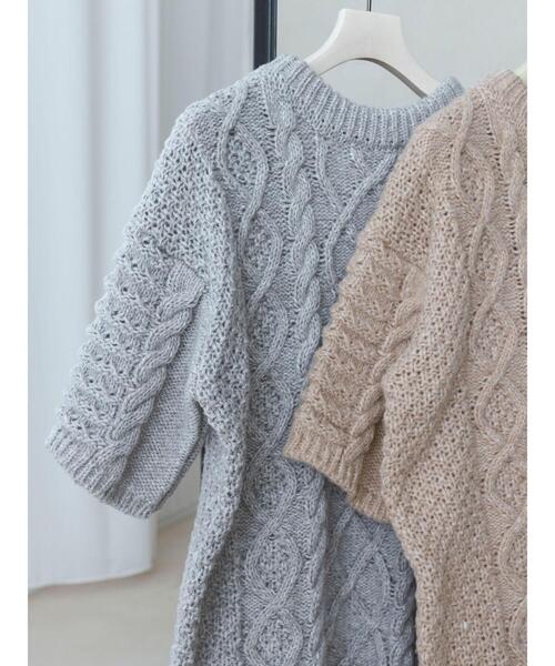 so4u（ソーフォーユー）の「ケーブル編みニットワンピース（ワンピース・レディース・グレー/モカ・F）」の7枚目の写真