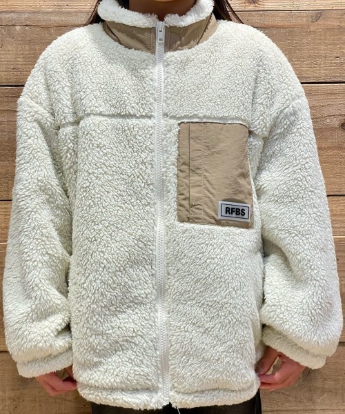 Right-on(ライトオン)の「【先行販売】【Refurbish】スタンドジップボアアウター (スタンドネック/スタンドジップ/ボア/軽やか/保温性/フロントポケット/ランドセル/キッズ/カジュアル)(その他アウター・キッズ・オフホワイト/ブラック・140/150/160/130)」の13枚目の写真