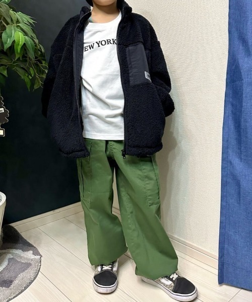 Right-on(ライトオン)の「【先行販売】【Refurbish】スタンドジップボアアウター (スタンドネック/スタンドジップ/ボア/軽やか/保温性/フロントポケット/ランドセル/キッズ/カジュアル)(その他アウター・キッズ・オフホワイト/ブラック・140/150/160/130)」の10枚目の写真