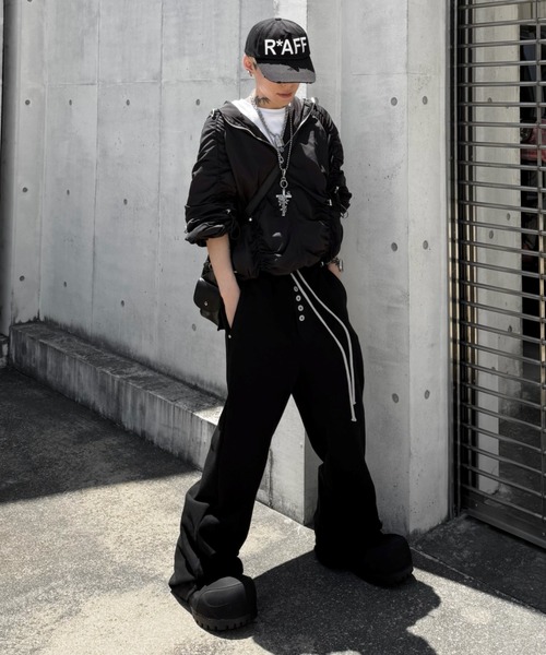 DIG YOUR OWN GRAVE（ディグユアオウングレイブ）の「【DIG YOUR OWN GRAVE】SYN-EDGE BLOUSON / 【ディグユアオウングレイブ】アシンメトリーテックブルゾン＜着用動画あり＞（ブルゾン・メンズ・グレー/ブラック・ONE SIZE）」の17枚目の写真