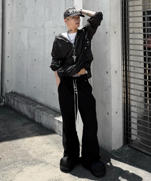 DIG YOUR OWN GRAVE（ディグユアオウングレイブ）の「【DIG YOUR OWN GRAVE】SYN-EDGE BLOUSON / 【ディグユアオウングレイブ】アシンメトリーテックブルゾン＜着用動画あり＞（ブルゾン・メンズ・グレー/ブラック・ONE SIZE）」の18枚目の写真