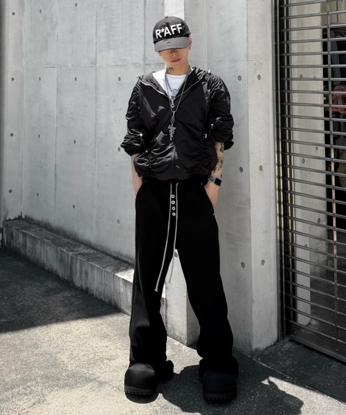DIG YOUR OWN GRAVE（ディグユアオウングレイブ）の「【DIG YOUR OWN GRAVE】SYN-EDGE BLOUSON / 【ディグユアオウングレイブ】アシンメトリーテックブルゾン＜着用動画あり＞（ブルゾン・メンズ・グレー/ブラック・ONE SIZE）」の20枚目の写真