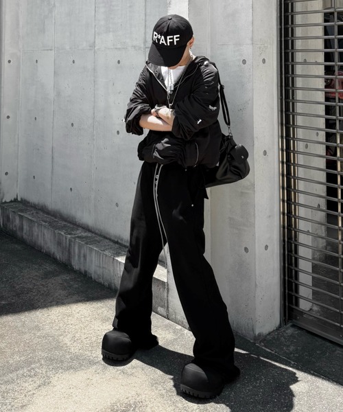 DIG YOUR OWN GRAVE（ディグユアオウングレイブ）の「【DIG YOUR OWN GRAVE】SYN-EDGE BLOUSON / 【ディグユアオウングレイブ】アシンメトリーテックブルゾン＜着用動画あり＞（ブルゾン・メンズ・グレー/ブラック・ONE SIZE）」の16枚目の写真