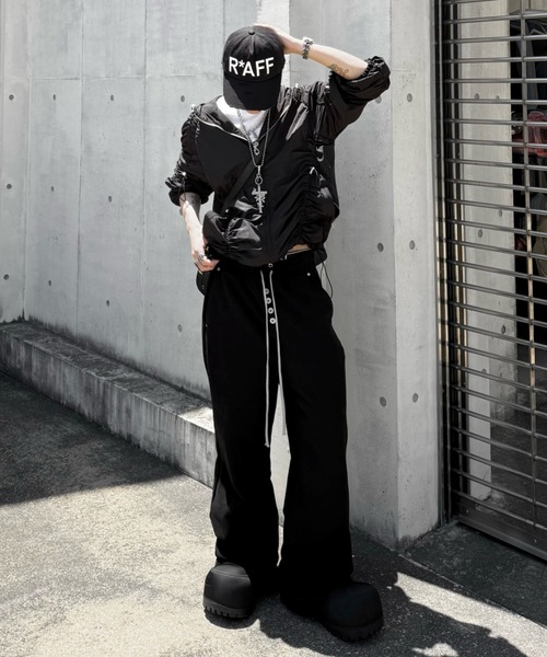 DIG YOUR OWN GRAVE（ディグユアオウングレイブ）の「【DIG YOUR OWN GRAVE】SYN-EDGE BLOUSON / 【ディグユアオウングレイブ】アシンメトリーテックブルゾン＜着用動画あり＞（ブルゾン・メンズ・グレー/ブラック・ONE SIZE）」の19枚目の写真