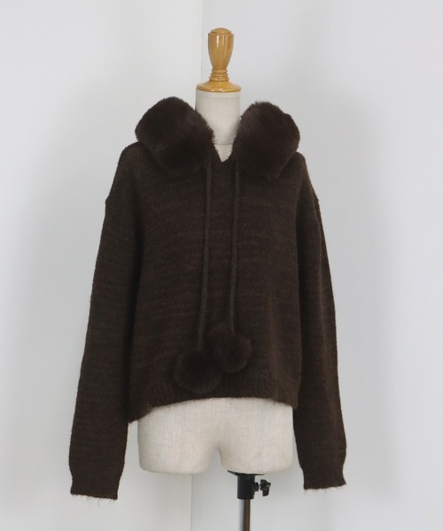 BLUEEAST(ブルーイースト)の「ポンポン付きファーフードニット(パーカー・レディース・ブラウン/ベージュ/グレー・MEDIUM)」の10枚目の写真