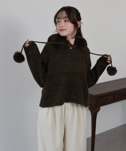 BLUEEAST(ブルーイースト)の「ポンポン付きファーフードニット(パーカー・レディース・ブラウン/ベージュ/グレー・MEDIUM)」の19枚目の写真