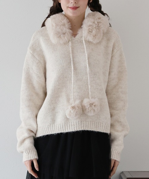 BLUEEAST(ブルーイースト)の「ポンポン付きファーフードニット(パーカー・レディース・ブラウン/ベージュ/グレー・MEDIUM)」の15枚目の写真