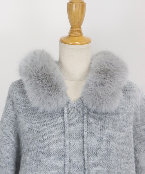 BLUEEAST(ブルーイースト)の「ポンポン付きファーフードニット(パーカー・レディース・ブラウン/ベージュ/グレー・MEDIUM)」の9枚目の写真
