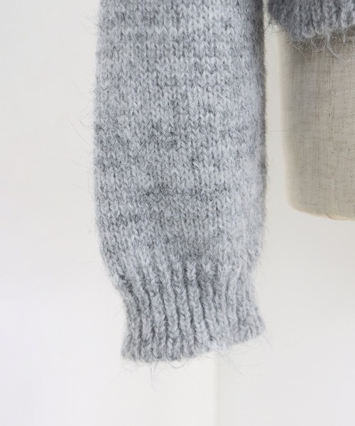 BLUEEAST(ブルーイースト)の「ポンポン付きファーフードニット(パーカー・レディース・ブラウン/ベージュ/グレー・MEDIUM)」の5枚目の写真