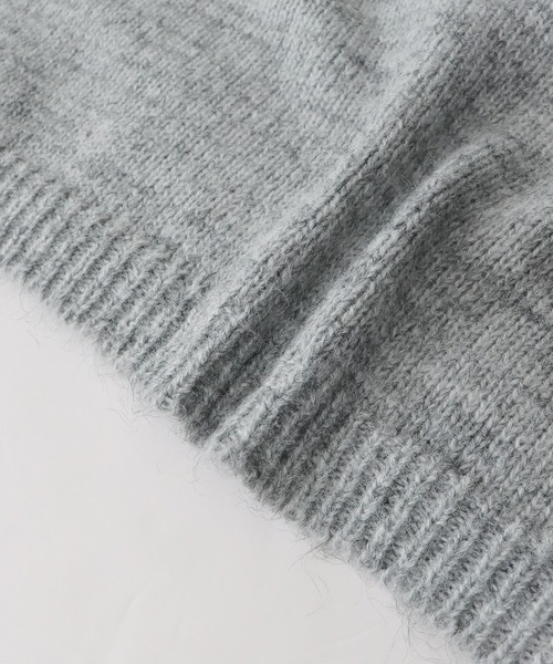 BLUEEAST(ブルーイースト)の「ポンポン付きファーフードニット(パーカー・レディース・ブラウン/ベージュ/グレー・MEDIUM)」の4枚目の写真