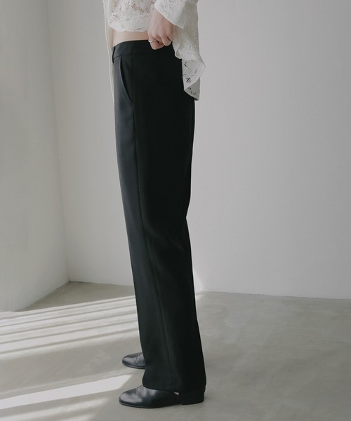 MANOF(マノフ)の「STRAIGHT SLIM PANTS(その他パンツ・レディース・ブラック/ピンク/ブラウン・M/S)」の17枚目の写真