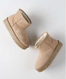 Right-on（ライトオン）の「【HONEYSUCKLE ROSE】フェイクムートンショートブーツ (軽量設計 / ボアライニング / カジュアルスタイル)（ブーツ）」