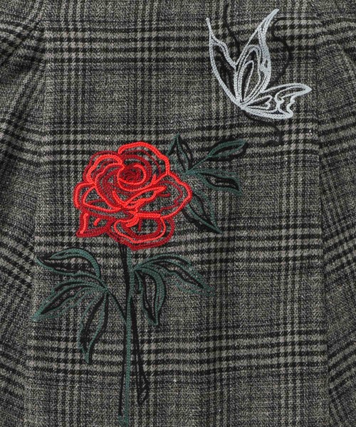 iS ScoLar(イズスカラー)の「553259:バラ×蝶刺繍起毛 チェックマーメイドスカート(スカート・レディース・チャコールグレー/ベージュ・M)」の9枚目の写真