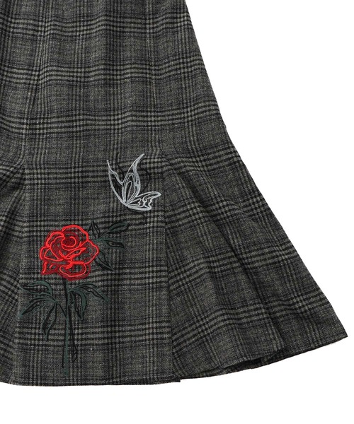 iS ScoLar(イズスカラー)の「553259:バラ×蝶刺繍起毛 チェックマーメイドスカート(スカート・レディース・チャコールグレー/ベージュ・M)」の13枚目の写真