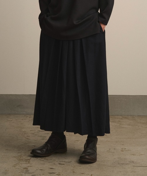 和ROBE(ワローブ)の「和ROBE / WOOL CORDURA EASY HAKAMA(その他パンツ・メンズ・オリーブ/ダークネイビー・2/3)」の2枚目の写真