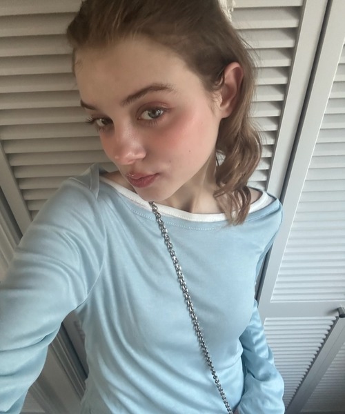 idem(イデム)の「【 ZOZO限定 】frill sheer long sleeve tops / 裾フリルシアートップス(Tシャツ/カットソー・レディース・オフホワイト/ブルー・FREE)」の8枚目の写真