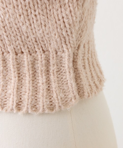 Seemi. byNICECLAUP（ シーミーバイナイスクラップ）の「【Seemi.】ハイネックロゴニット（ニット/セーター・レディース・ベージュ/オフホワイト/グレー・FREE）」の4枚目の写真