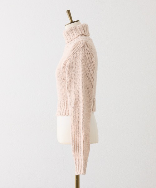 Seemi. byNICECLAUP（ シーミーバイナイスクラップ）の「【Seemi.】ハイネックロゴニット（ニット/セーター・レディース・ベージュ/オフホワイト/グレー・FREE）」の5枚目の写真