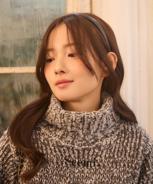 Seemi. byNICECLAUP（ シーミーバイナイスクラップ）の「【Seemi.】ハイネックロゴニット（ニット/セーター・レディース・ベージュ/オフホワイト/グレー・FREE）」の14枚目の写真