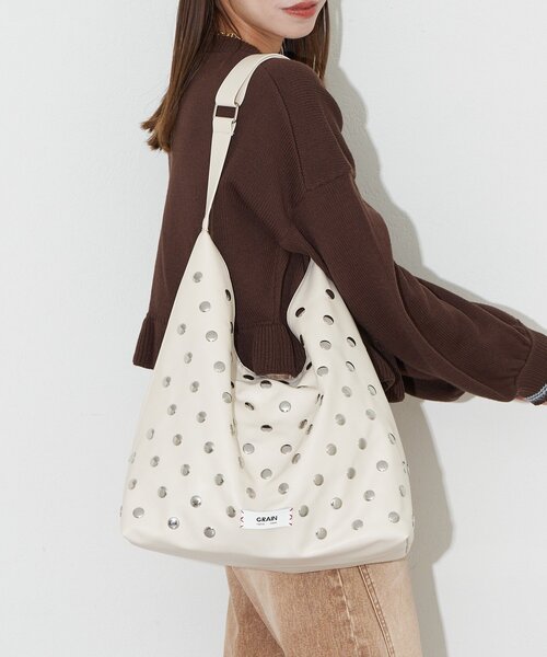 GRAIN(グレイン)の「【WEB限定】【GRAIN/グレイン】スタッズショルダートートバッグ(トートバッグ・レディース・ブラック/アイボリー/イエロー・FREE)」の1枚目の写真