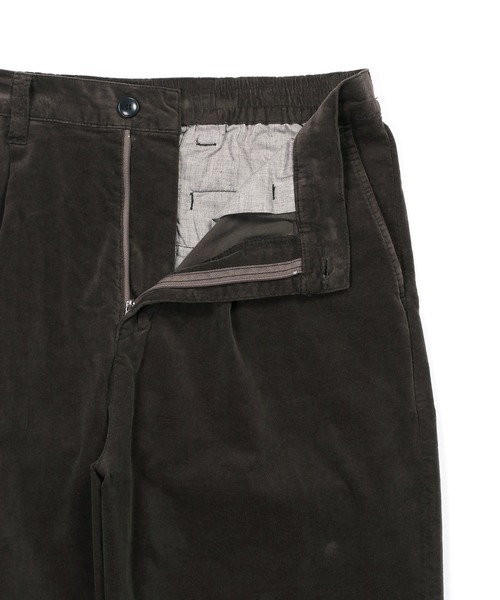 The DUFFER of ST.GEORGE(ザダファーオブセントジョージ)の「MOLESKIN EASY WIDE PANTS:モールスキン ワンタック イージーワイドパンツ(その他パンツ・メンズ・チャコールグレー/ブラウン・X-LARGE/LARGE/MEDIUM/SMALL)」の9枚目の写真