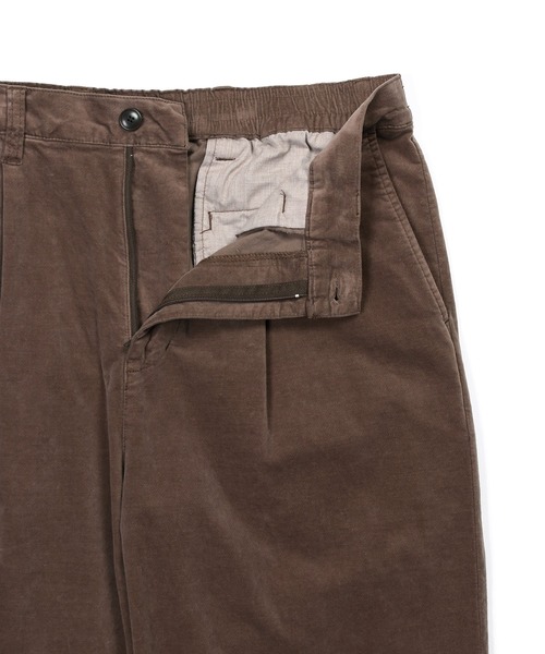 The DUFFER of ST.GEORGE(ザダファーオブセントジョージ)の「MOLESKIN EASY WIDE PANTS:モールスキン ワンタック イージーワイドパンツ(その他パンツ・メンズ・チャコールグレー/ブラウン・X-LARGE/LARGE/MEDIUM/SMALL)」の3枚目の写真