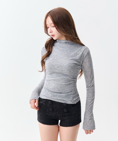 andwang(アンドワン)の「AND bijou high neck tops(Tシャツ/カットソー・レディース・ブラック/グレー/ベージュ/アイボリー・FREE)」の18枚目の写真