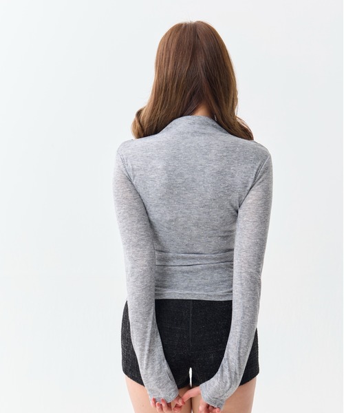 andwang(アンドワン)の「AND bijou high neck tops(Tシャツ/カットソー・レディース・ブラック/グレー/ベージュ/アイボリー・FREE)」の21枚目の写真