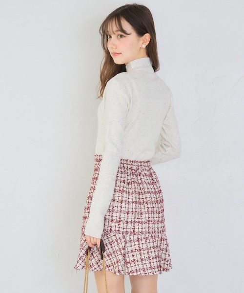 tocco closet(トッコ クローゼット)の「インナーパンツ付きパール飾り釦ラメループツイードミニスカート(スカート・レディース・ボルドー/ブラック・M)」の13枚目の写真