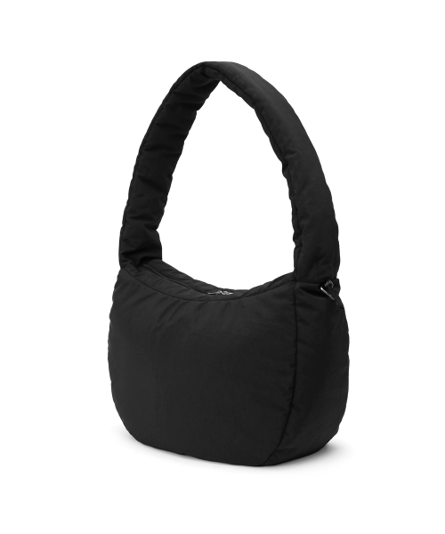 UNDERCONTROL STUDIO(アンダーコントロールスタジオ)の「ストラップ調整可能ダウンショルダーバッグ CLOUD CROSS BODY BAG / BIG / コンバートストラップ / BK(メッセンジャーバッグ・レディース・その他・FREE)」の4枚目の写真