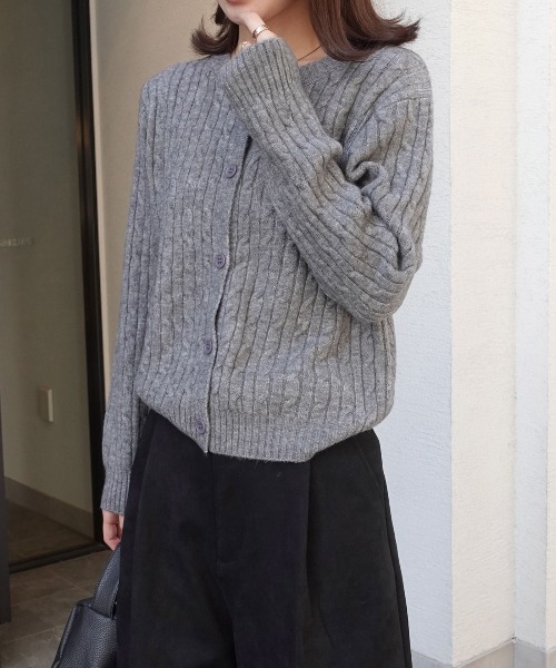 CORNERS（コーナーズ）の「ケーブルニットカーディガン（カーディガン/ボレロ・レディース・ブラック/グレー/レッド/ホワイト・FREE）」の12枚目の写真