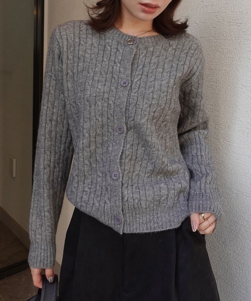 CORNERS（コーナーズ）の「ケーブルニットカーディガン（カーディガン/ボレロ・レディース・ブラック/グレー/レッド/ホワイト・FREE）」の13枚目の写真