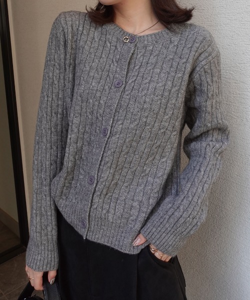 CORNERS（コーナーズ）の「ケーブルニットカーディガン（カーディガン/ボレロ・レディース・ブラック/グレー/レッド/ホワイト・FREE）」の14枚目の写真