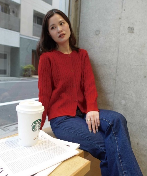 CORNERS（コーナーズ）の「ケーブルニットカーディガン（カーディガン/ボレロ・レディース・ブラック/グレー/レッド/ホワイト・FREE）」の16枚目の写真