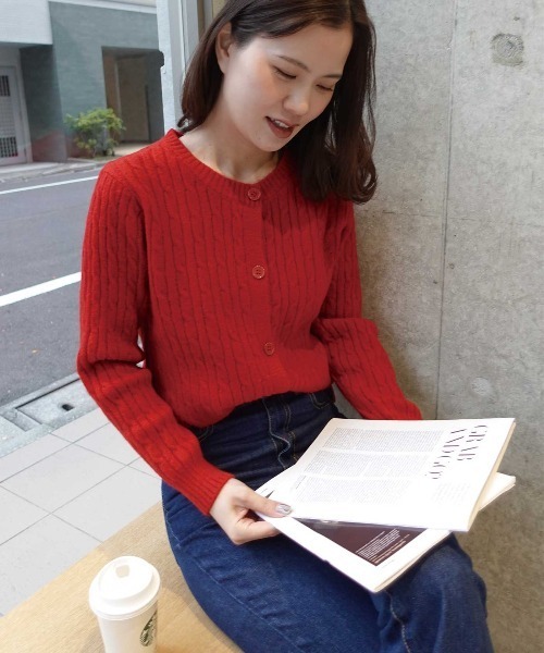 CORNERS（コーナーズ）の「ケーブルニットカーディガン（カーディガン/ボレロ・レディース・ブラック/グレー/レッド/ホワイト・FREE）」の18枚目の写真