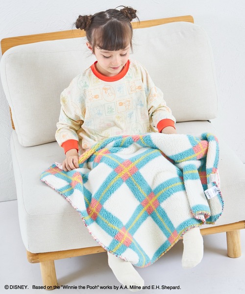 セール】【くまのプーさん】総柄 ステッチ リバーシブル ブランケット