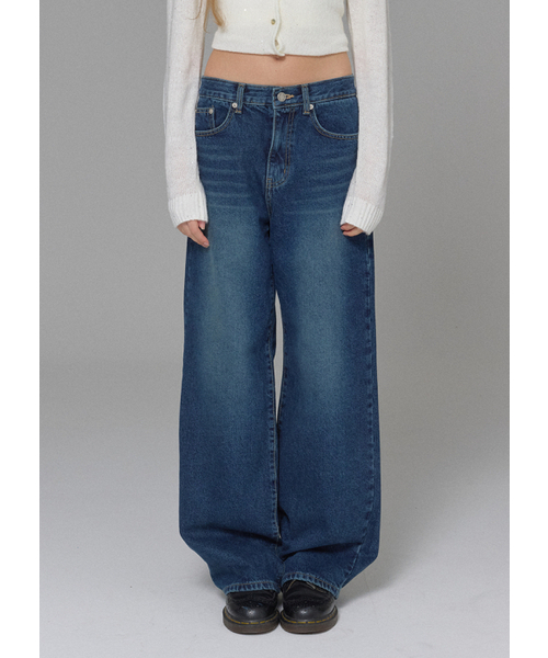 BUTTON UP(ボタンアップ)の「Standard washed wide brushed denim(デニムパンツ・レディース・その他・MEDIUM/LARGE)」の1枚目の写真