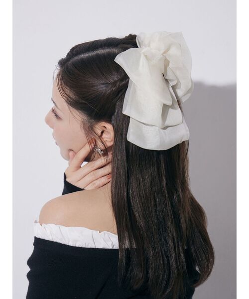 RESEXXY（リゼクシー）の「シアービックリボンバレッタ（バレッタ/ヘアクリップ・レディース・ブラック/アイボリー/ベージュ・FREE）」の17枚目の写真