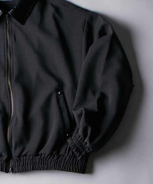 WHO'S WHO gallery（フーズフーギャラリー）の「ヘヴィトロピカル襟レザー切り替えジップブルゾン（ブルゾン・メンズ・チャコールグレー/ブラック・FREE）」の7枚目の写真
