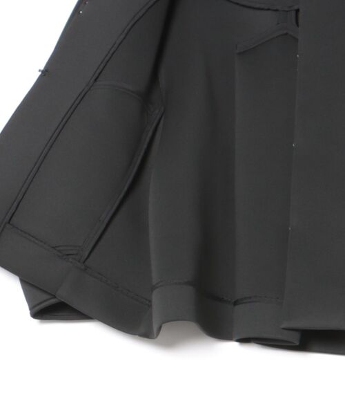 Jines（ジネス）の「パールデザインノーカラージャケット（ノーカラージャケット・レディース・ブラック/ベージュ・38）」の16枚目の写真