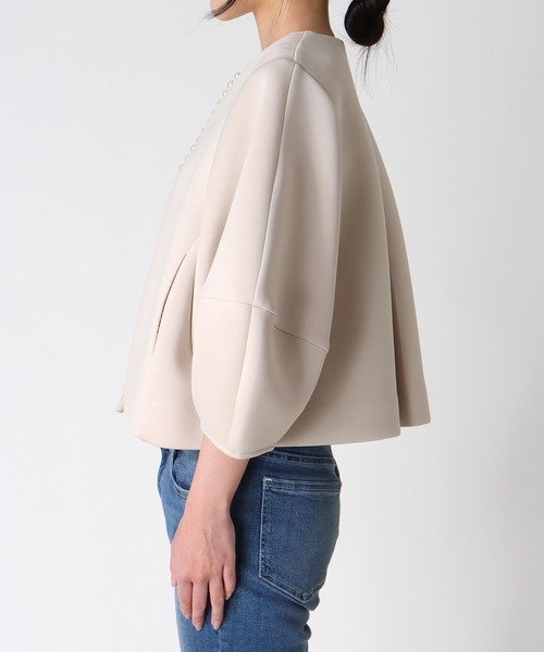 Jines（ジネス）の「パールデザインノーカラージャケット（ノーカラージャケット・レディース・ブラック/ベージュ・38）」の4枚目の写真