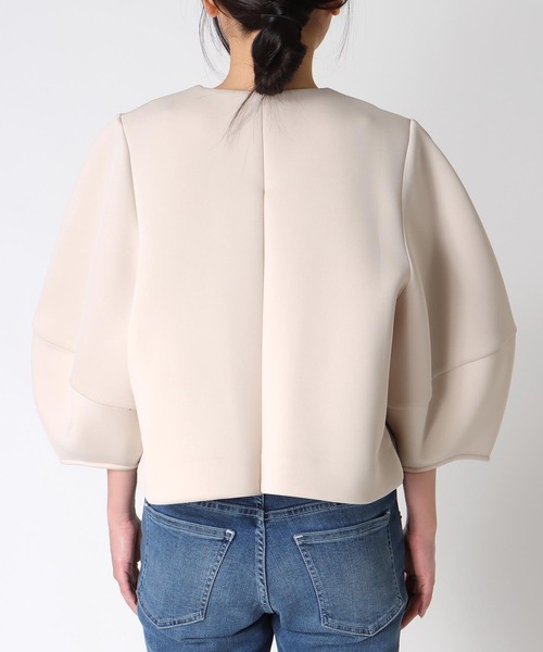 Jines（ジネス）の「パールデザインノーカラージャケット（ノーカラージャケット・レディース・ブラック/ベージュ・38）」の5枚目の写真