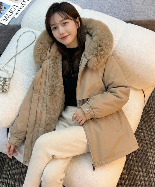 by LEGNA（バイレグナ）の「ボアライナー付きショート丈コート（その他アウター・レディース・ホワイト/ブラック/モカ/ダークブラウン・LARGE/X-LARGE/MEDIUM）」の4枚目の写真