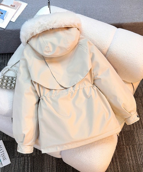 by LEGNA（バイレグナ）の「ボアライナー付きショート丈コート（その他アウター・レディース・ホワイト/ブラック/モカ/ダークブラウン・LARGE/X-LARGE/MEDIUM）」の7枚目の写真