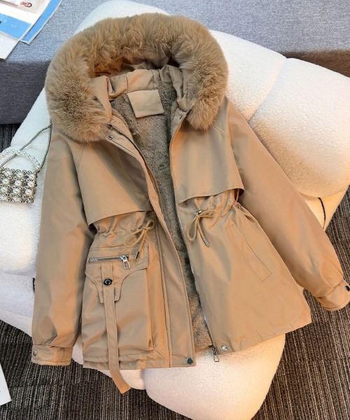 by LEGNA（バイレグナ）の「ボアライナー付きショート丈コート（その他アウター・レディース・ホワイト/ブラック/モカ/ダークブラウン・LARGE/X-LARGE/MEDIUM）」の10枚目の写真