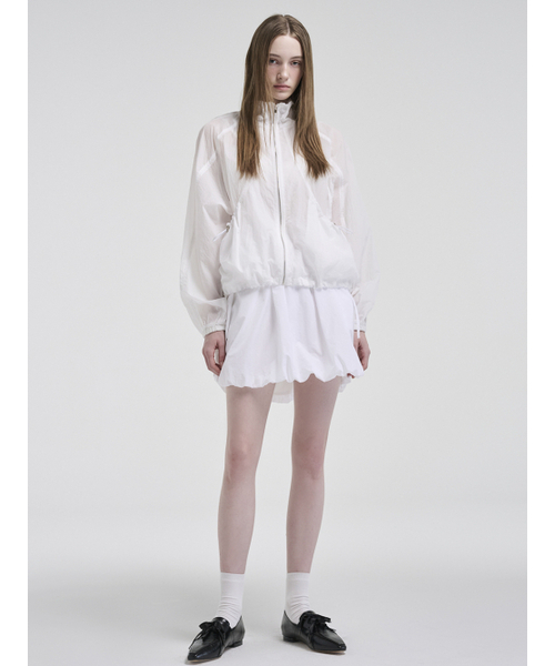 ETMON(エトモン)の「Volume Pocket Wind Jumper, White(ナイロンジャケット・レディース・その他・FREE)」の2枚目の写真