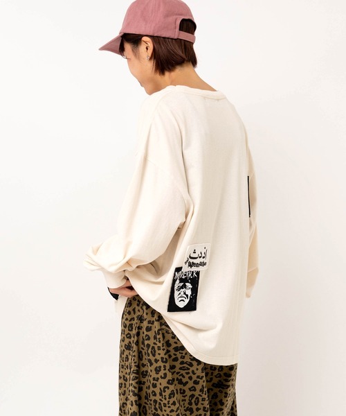 RNA（アールエヌエー）の「M2631 プリントパッチロンＴ（Tシャツ/カットソー・レディース・ブラック/ホワイト・MEDIUM）」の4枚目の写真