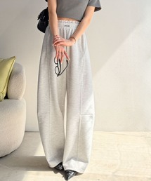 mily bilet（ミウィビレット）の「【mily bilet】ラフなのに上品見え!ウエストレースがアクセントの主役級カーブスウェットパンツ（スウェットパンツ）」