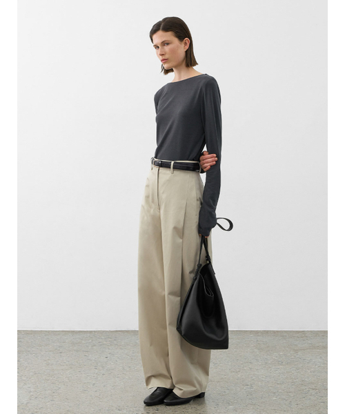 ATELIER NAIN(アトリエナイン)の「CHINO VOLUME CURVED TUCK PANTS(PT-5708)(その他パンツ・レディース・チャコール/ライトベージュ・SMALL/MEDIUM)」の3枚目の写真