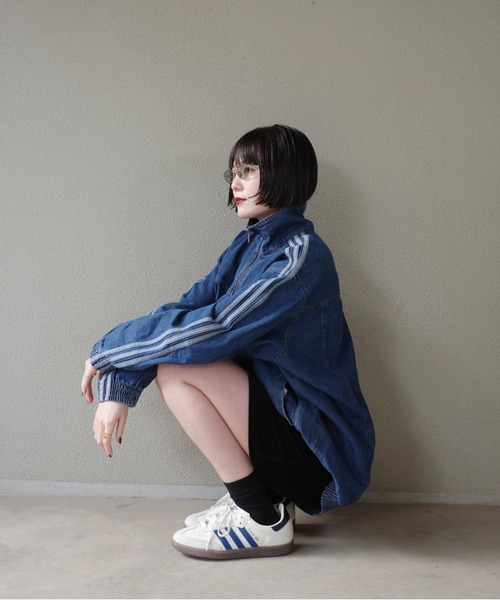 adidas（アディダス）の「【ZOZO限定】サンバ OG / Samba OG / アディダスオリジナルス adidas Originals スニーカー（スニーカー・レディース・ホワイト/ホワイト×ブルー・22.0cm/24.0cm/29.5cm/23.5cm/23.0cm/22.5cm/29.0cm/28.5cm/28.0cm/27.5cm/27.0cm/26.5cm/26.0cm/25.5cm/25.0cm/24.5cm）」の12枚目の写真